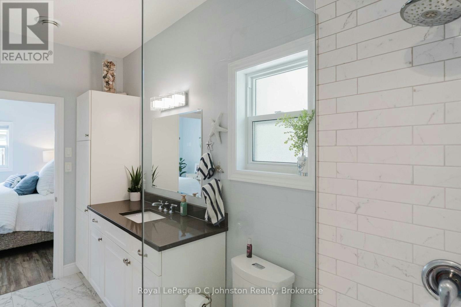 221 Grenville Street S, Saugeen Shores, ON, N0H 2L0 - 5