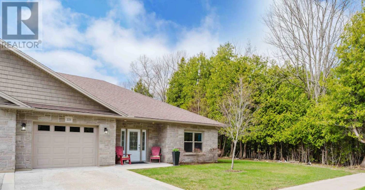 221 Grenville Street S, Saugeen Shores, ON, N0H 2L0