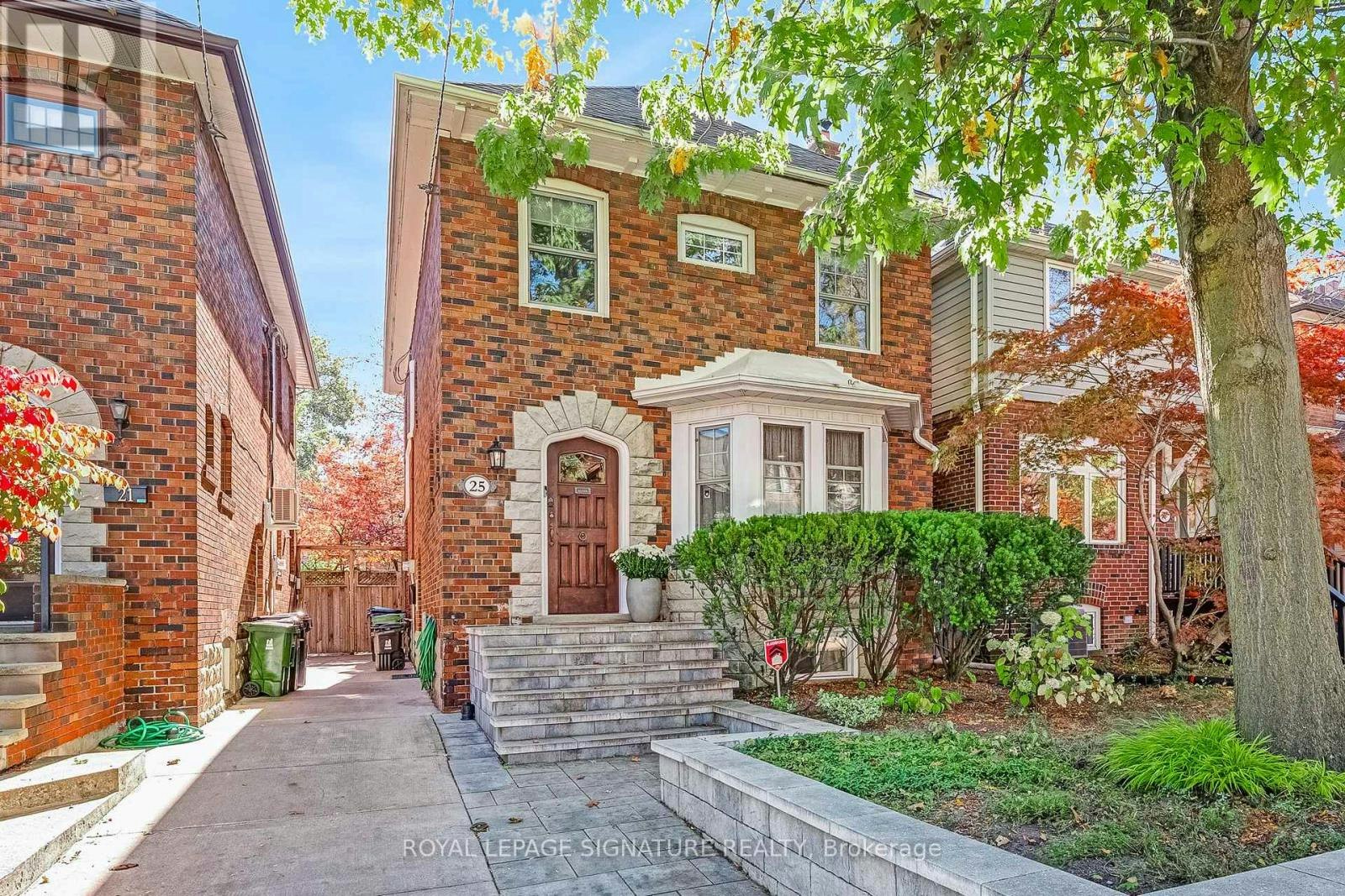 25 Cranbrooke Avenue, Toronto, ON, M5M 1M3