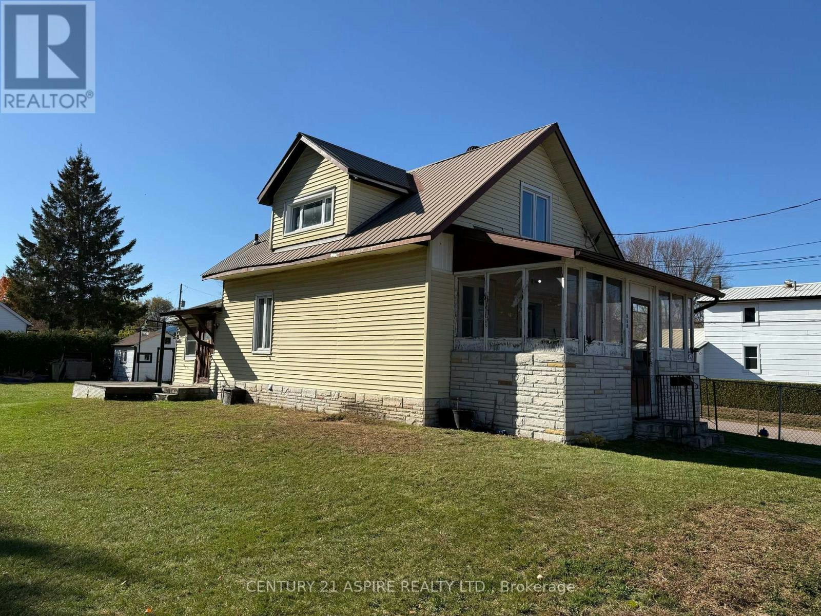 998 Bronx Street, Pembroke, ON, K8A 6G3