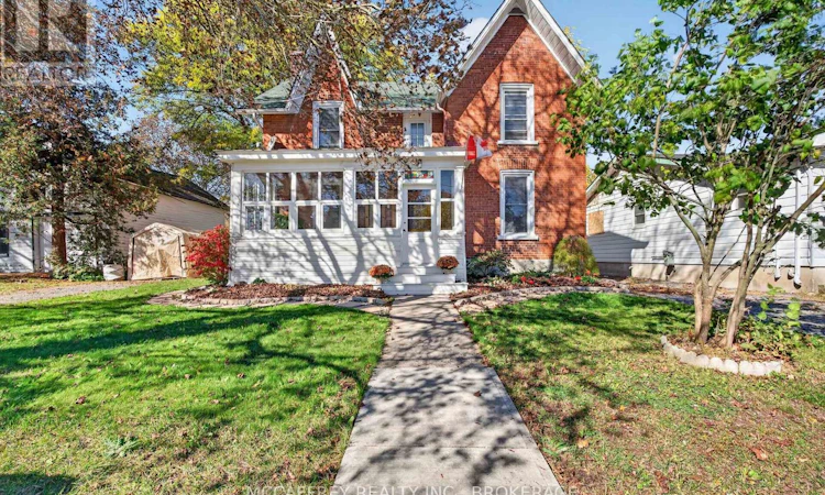 15 Graham Street E