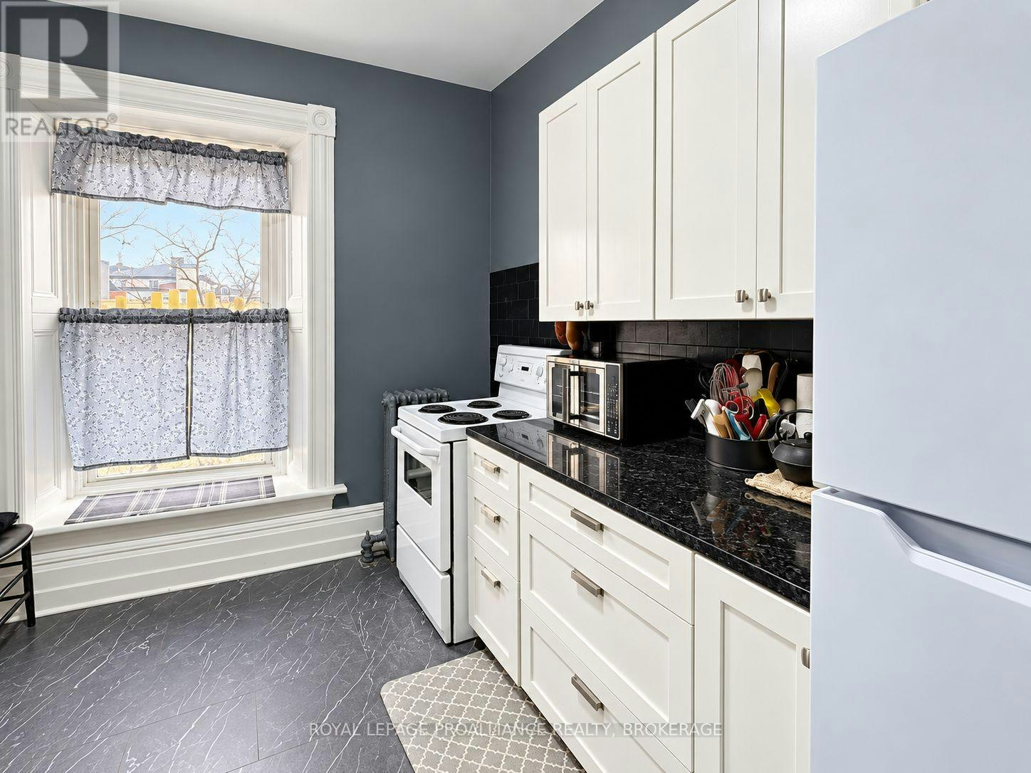 3-33 King Street W, Brockville, ON, K6V 3P7