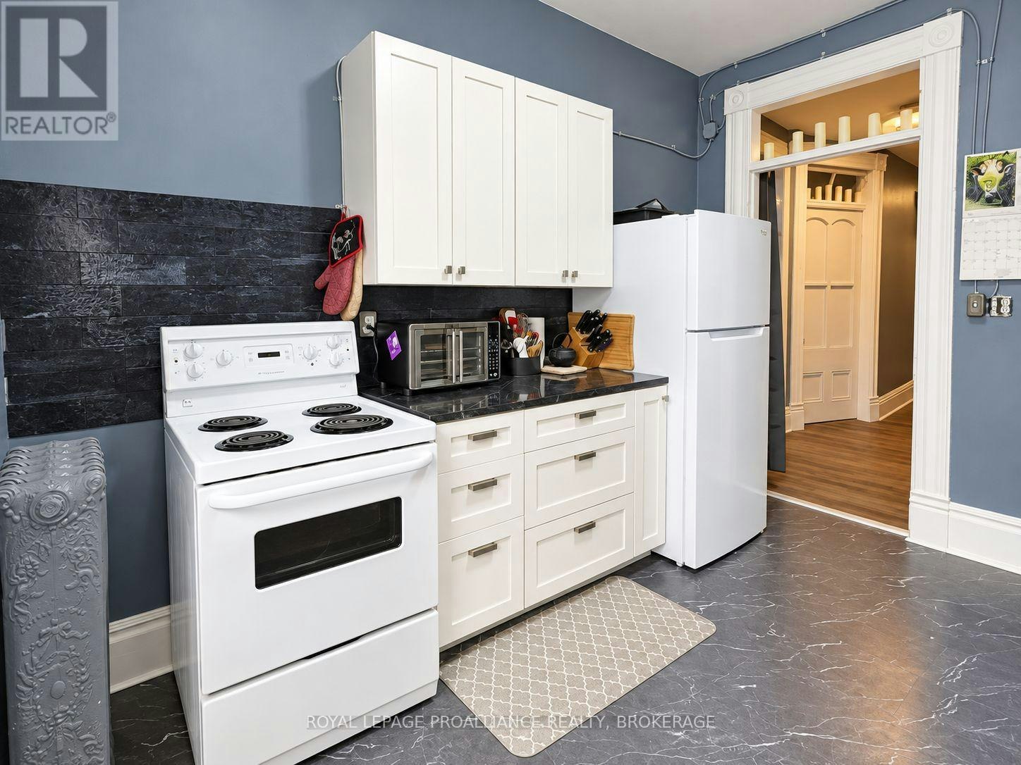 3-33 King Street W, Brockville, ON, K6V 3P7 - 2