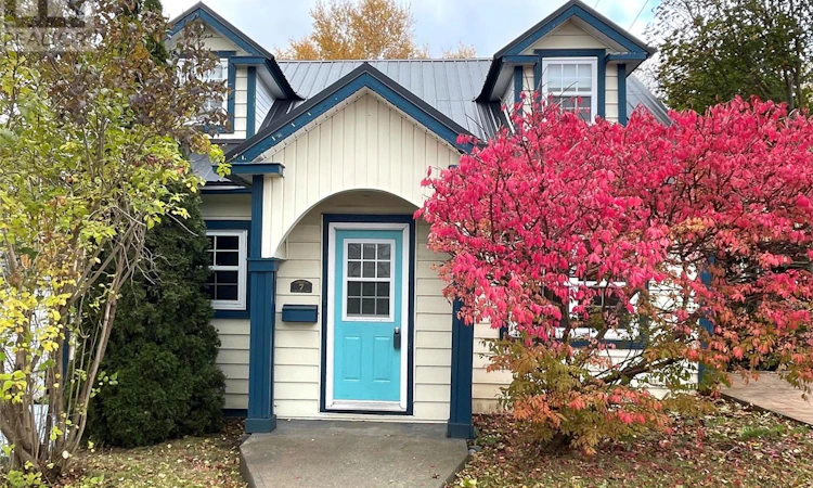 7 Beaumont Avenue
