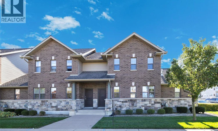 112-8475 Wyandotte