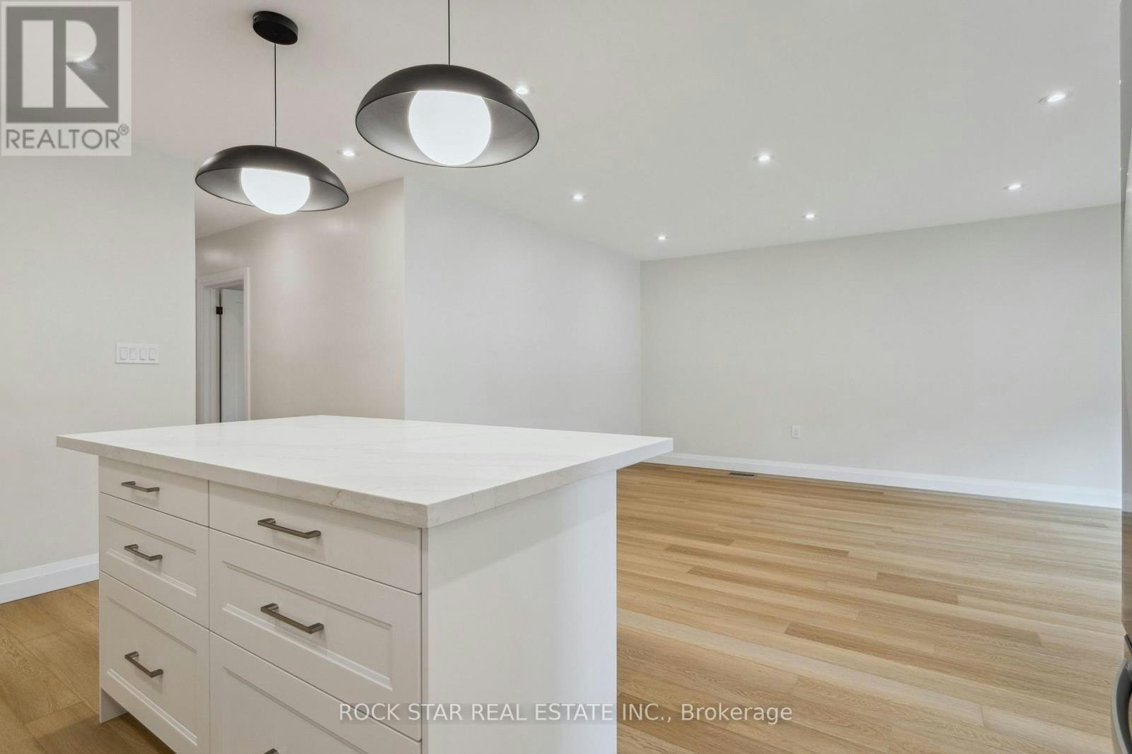 MAIN-121 Toby Crescent, Hamilton, ON, L8T 2N9 - 6