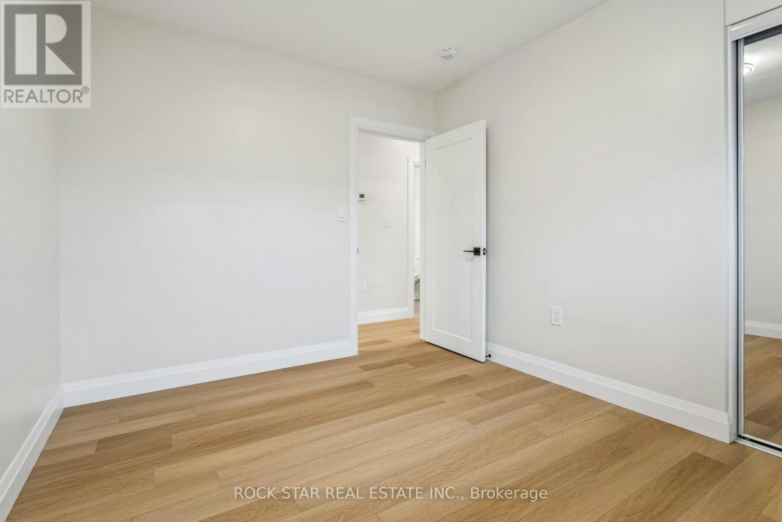 MAIN-121 Toby Crescent, Hamilton, ON, L8T 2N9 - 16