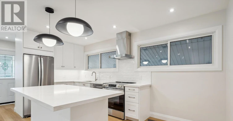 MAIN-121 Toby Crescent, Hamilton, ON, L8T 2N9 - 2