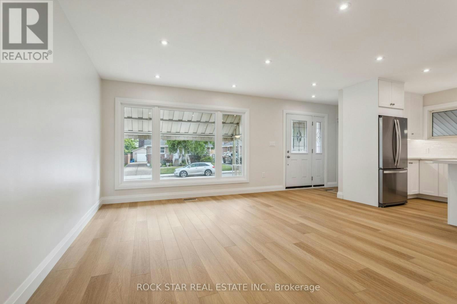 MAIN-121 Toby Crescent, Hamilton, ON, L8T 2N9 - 9