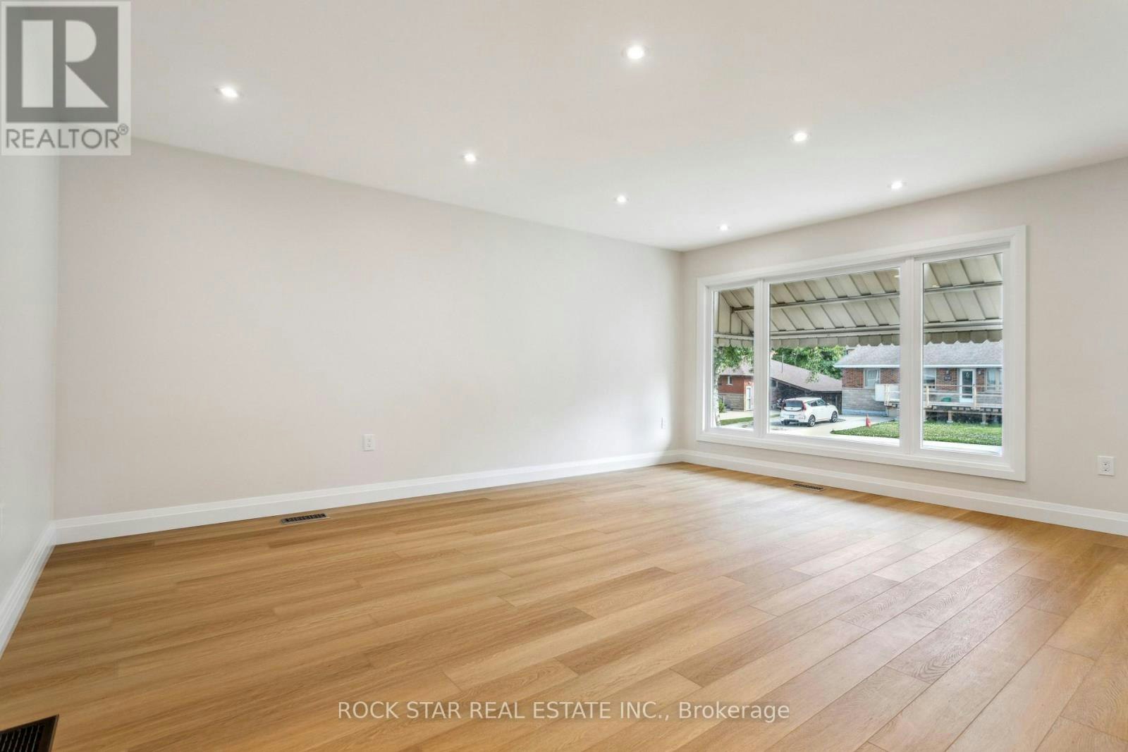 MAIN-121 Toby Crescent, Hamilton, ON, L8T 2N9 - 10