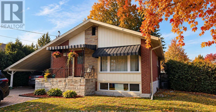 MAIN-121 Toby Crescent, Hamilton, ON, L8T 2N9