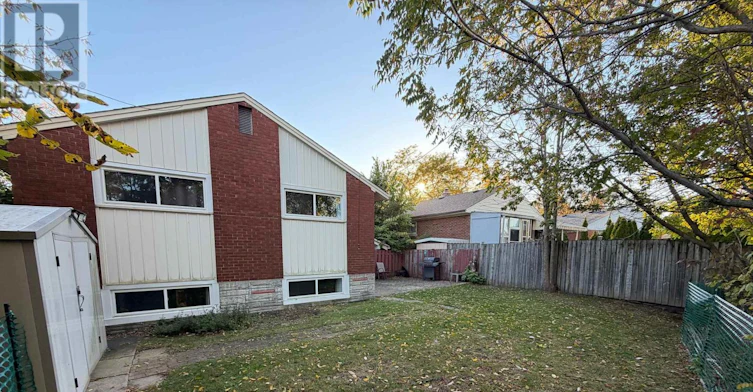 MAIN-121 Toby Crescent, Hamilton, ON, L8T 2N9 - 23