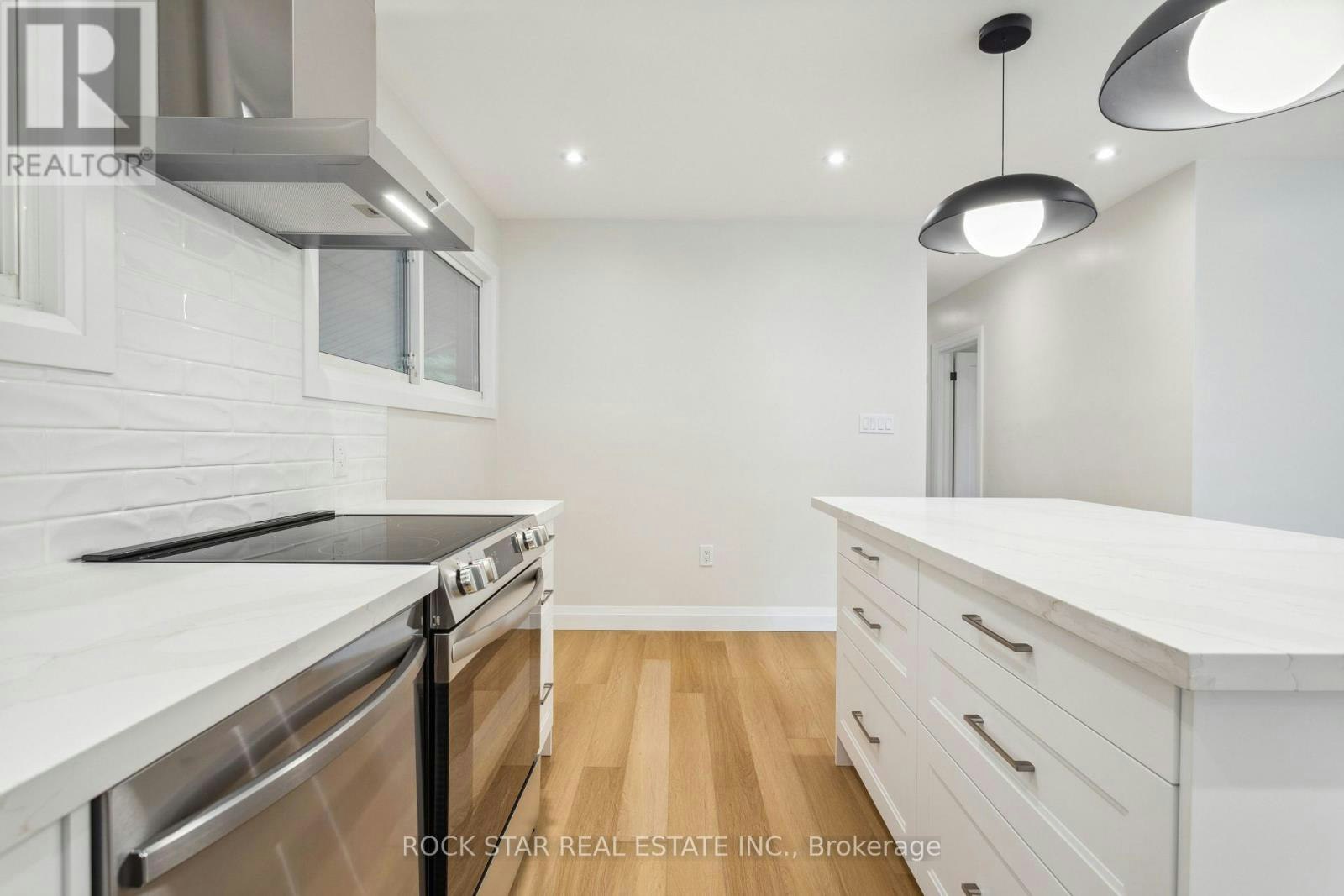 MAIN-121 Toby Crescent, Hamilton, ON, L8T 2N9 - 4