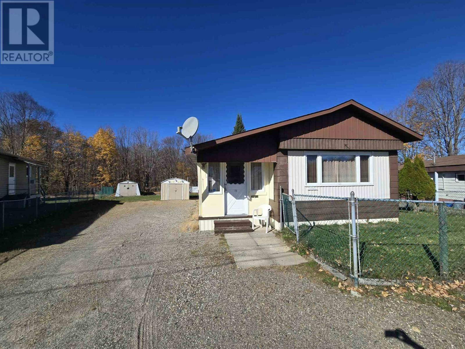 11 Chalmers Crescent, Elliot Lake, ON, P5A 1A1