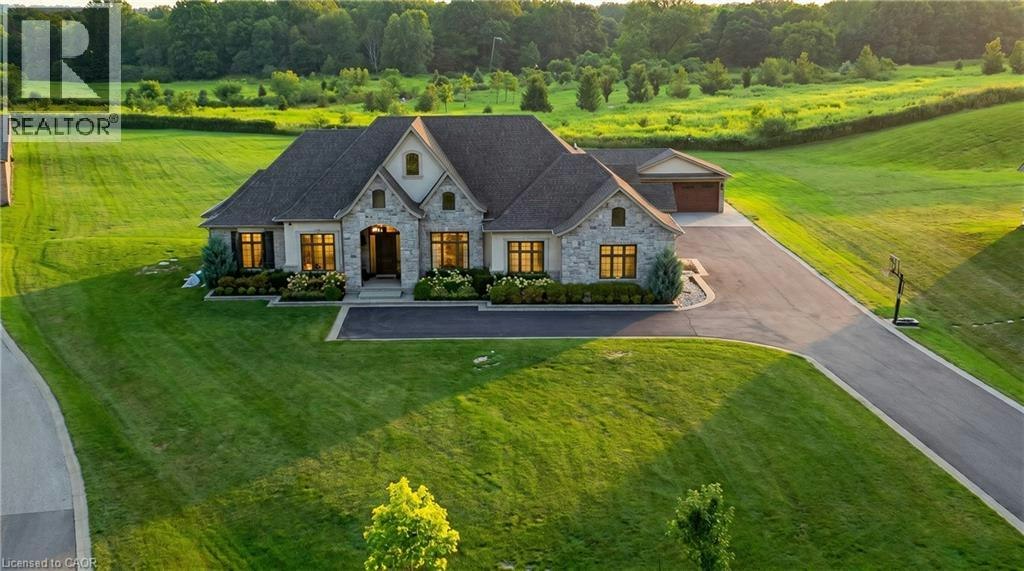 55 Tews Lane, Hamilton, ON, L9H 7N4