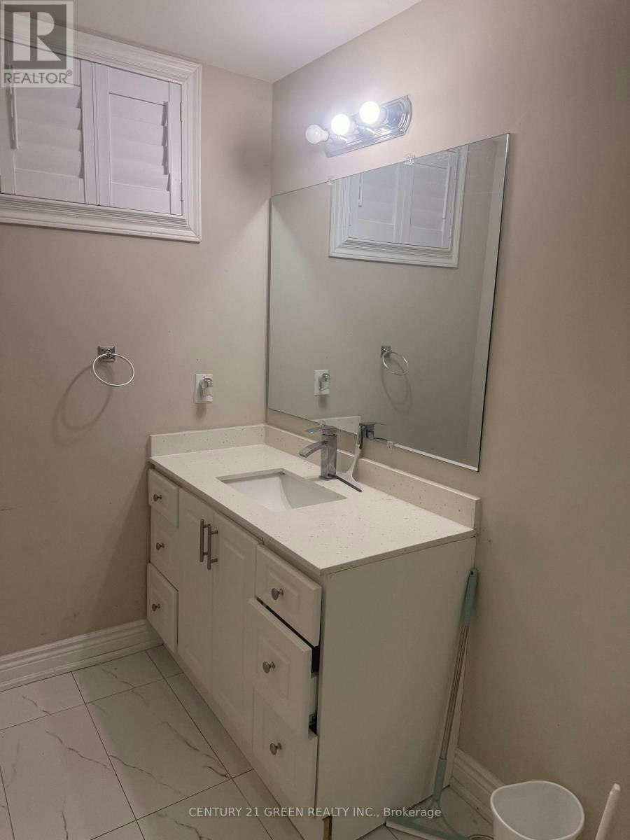BSMT-566 Pharmacy Avenue, Toronto, ON, M1L 3G9 - 5
