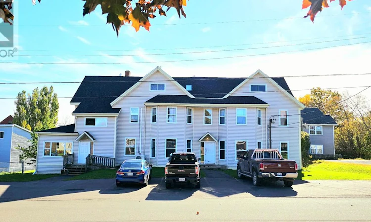 6 Pond Street