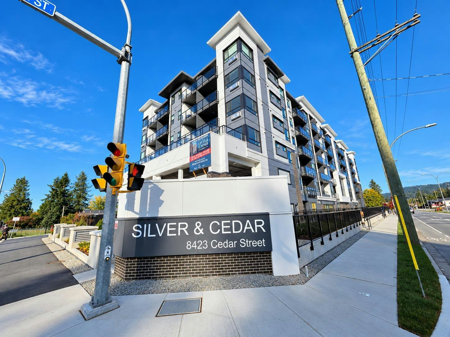 202-8423 Cedar Street - 2