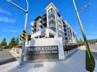 202-8423 Cedar Street - 2