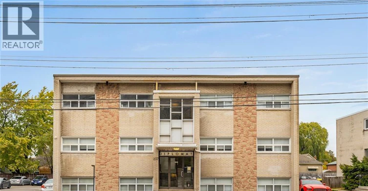 12-237 Mohawk Road E, Hamilton, ON, L9A 2H5