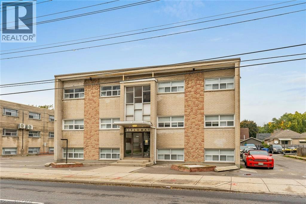 12-237 Mohawk Road E, Hamilton, ON, L9A 2H5 - 2