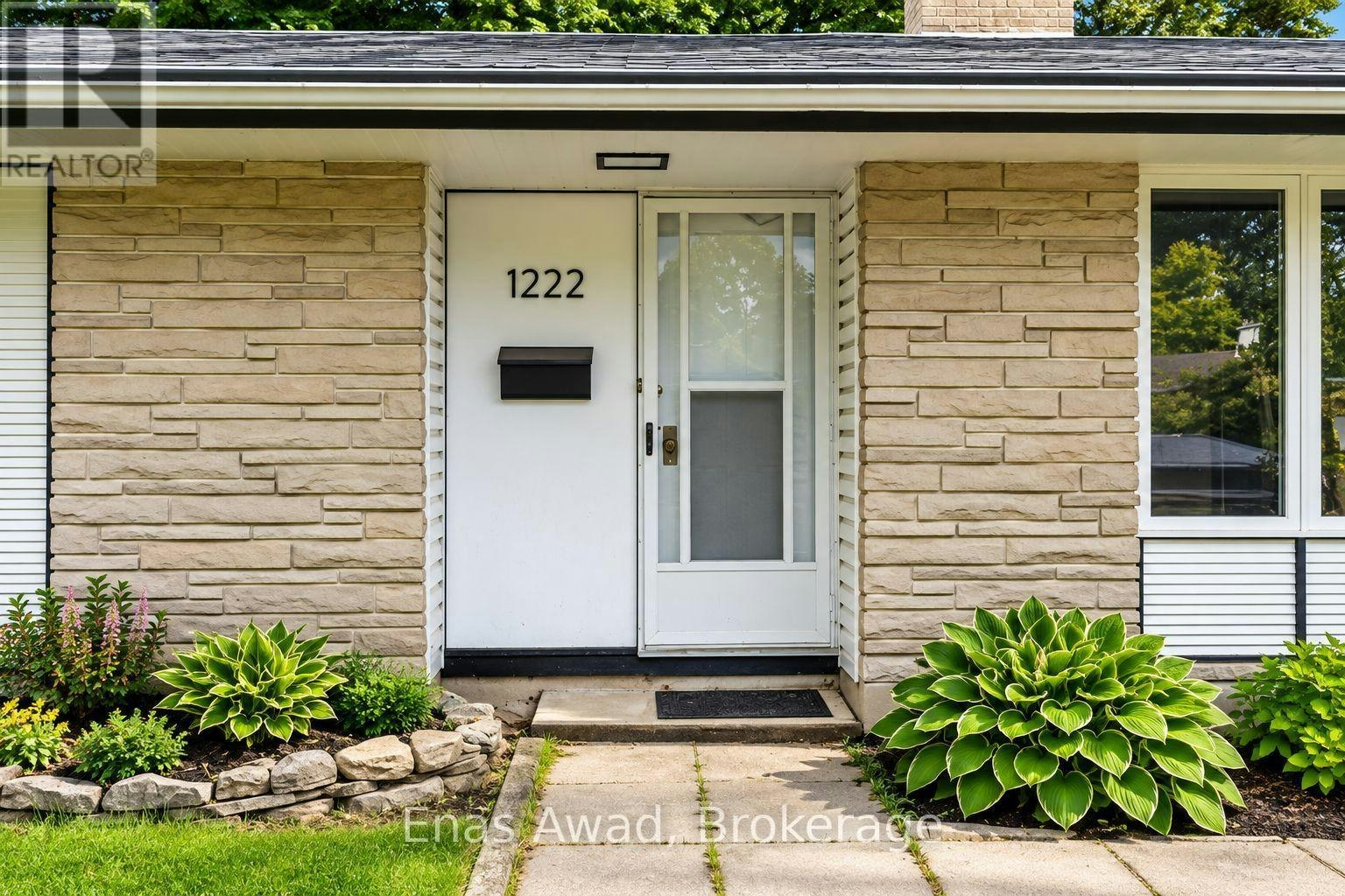 1222 Stanton Road, Ottawa, ON, K2C 3E2 - 3