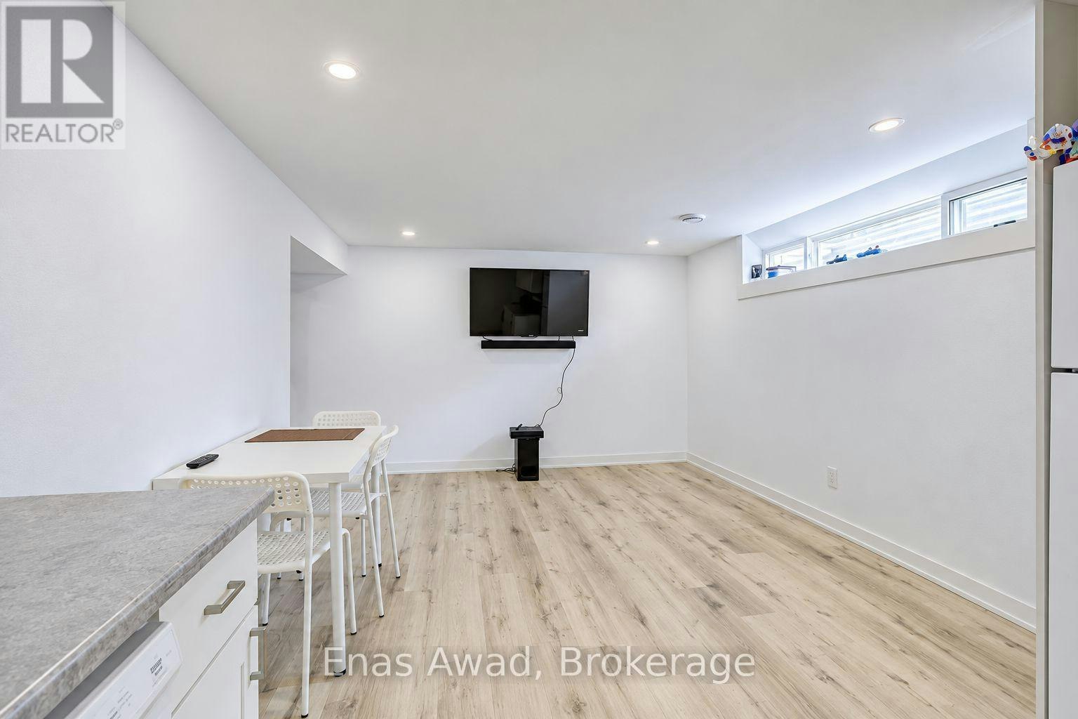 1222 Stanton Road, Ottawa, ON, K2C 3E2 - 4