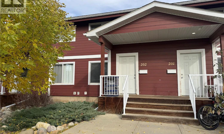 202-1716 Willowbrook Crescent