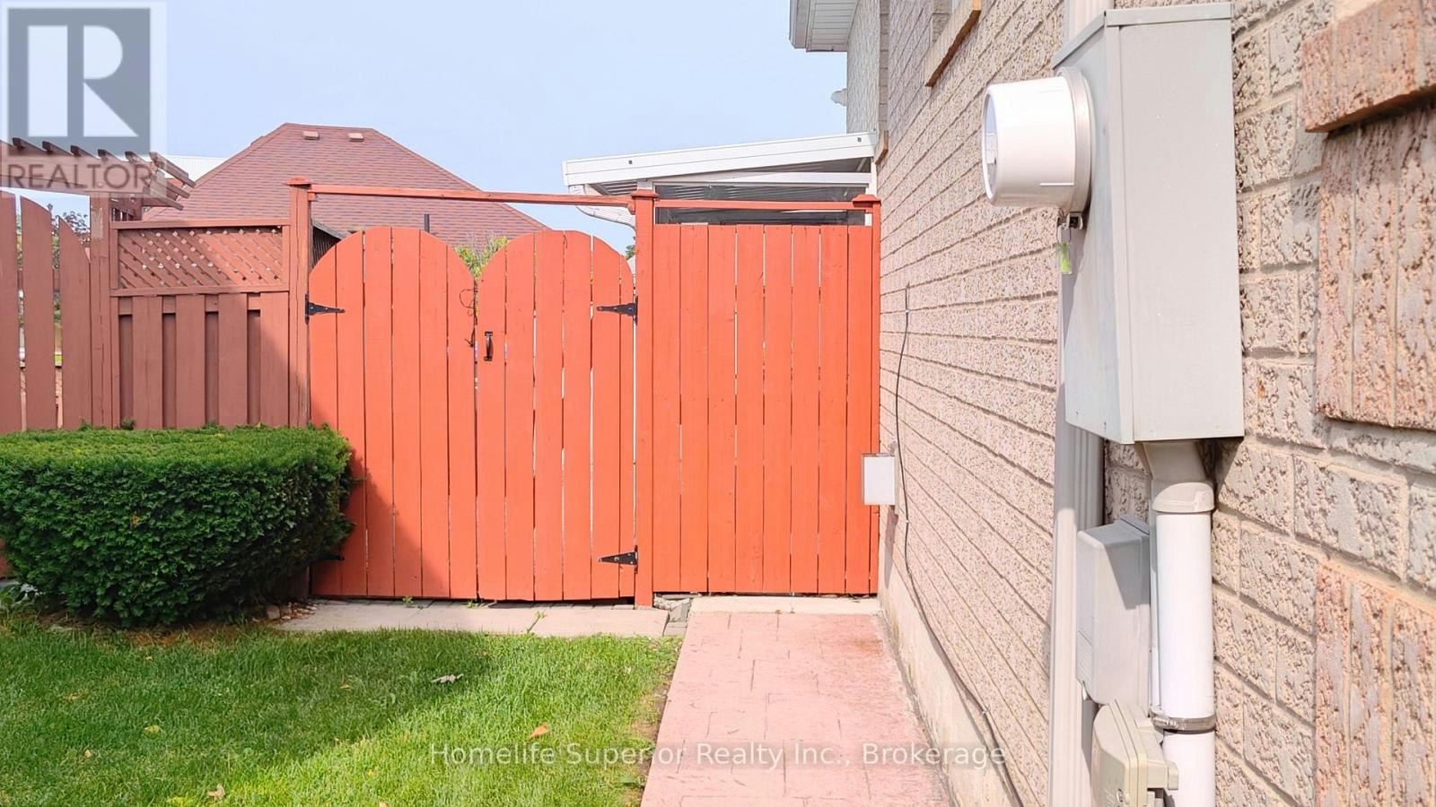 17 Summerfield Crescent, Brampton, ON, L6X 4K4 - 2