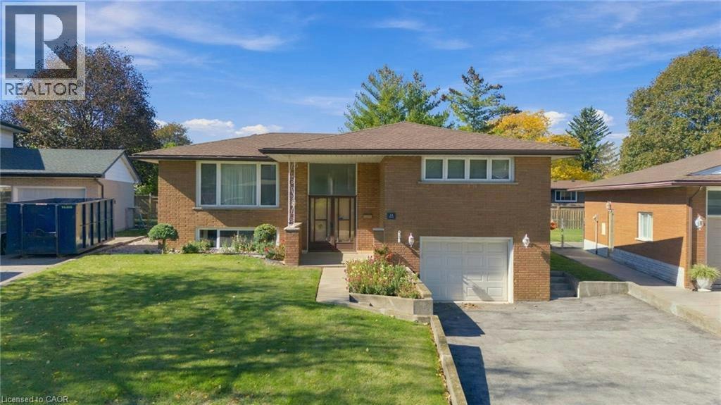 14 Geneva Drive, Hamilton, ON, L9C 3Z5