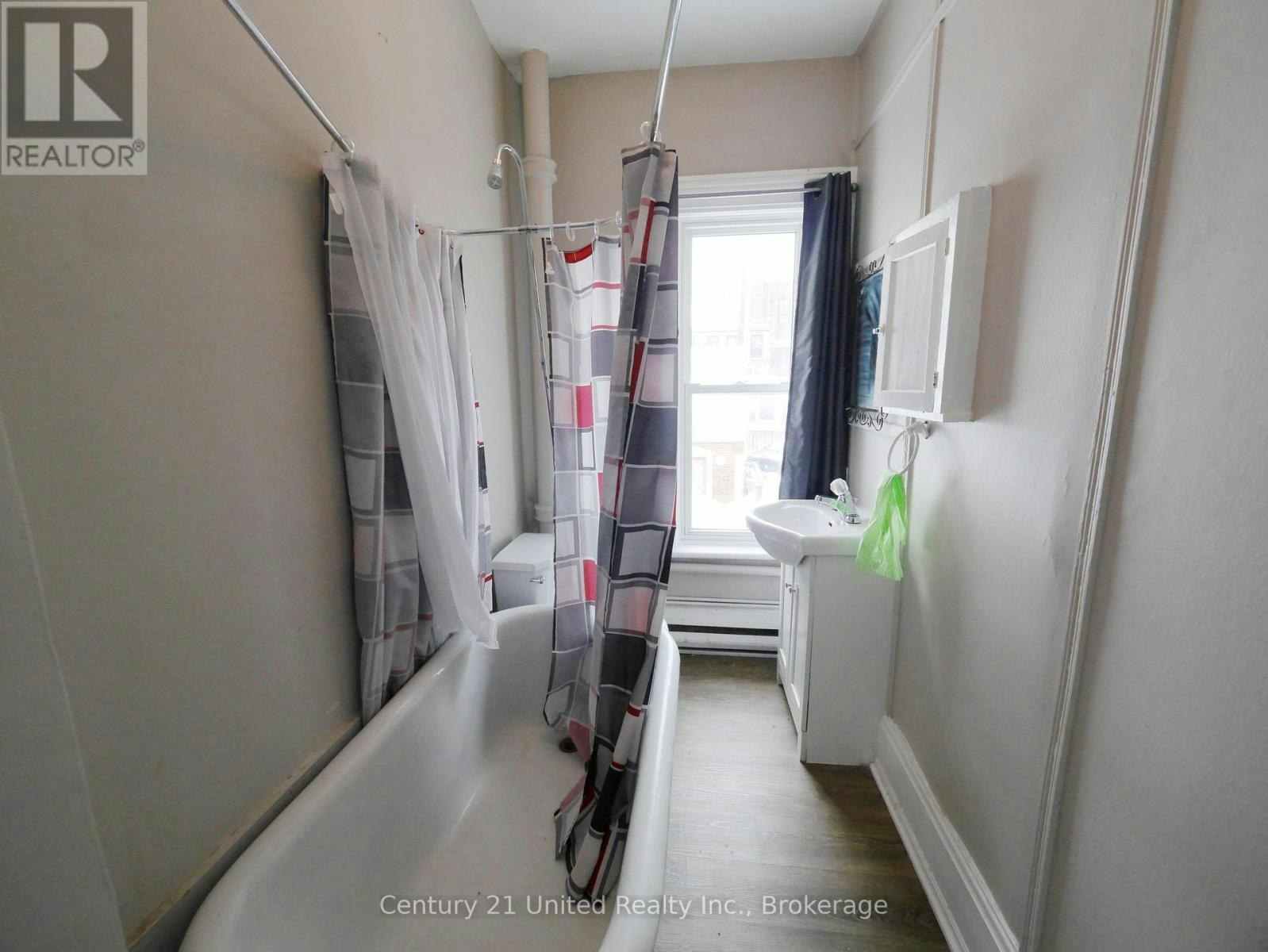 373A Queen Street, Peterborough, ON, K9H 3J7 - 11