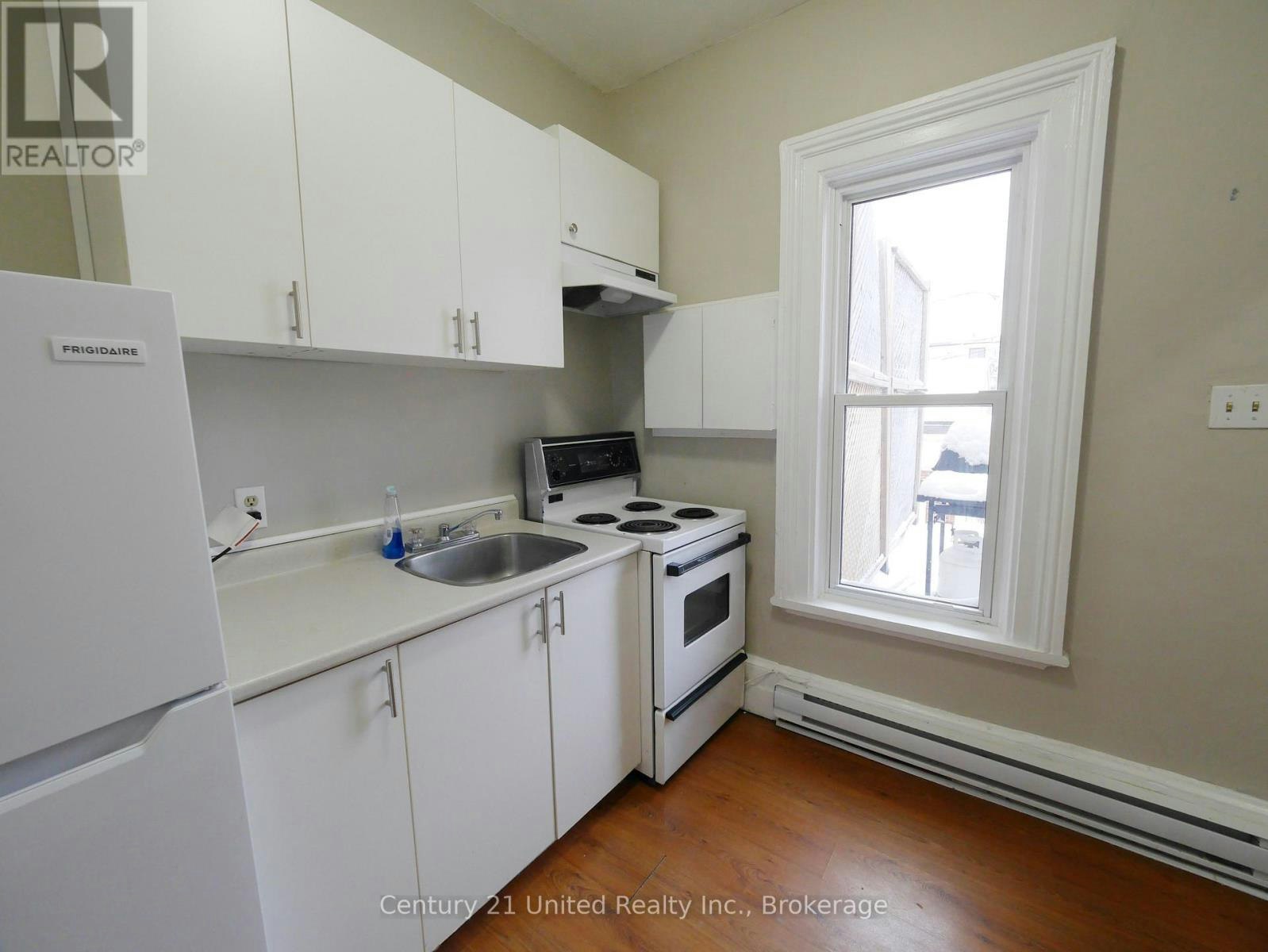 373A Queen Street, Peterborough, ON, K9H 3J7 - 4