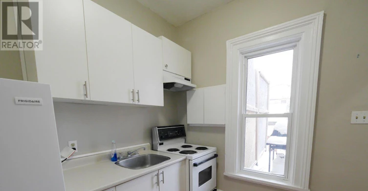 373A Queen Street, Peterborough, ON, K9H 3J7 - 4