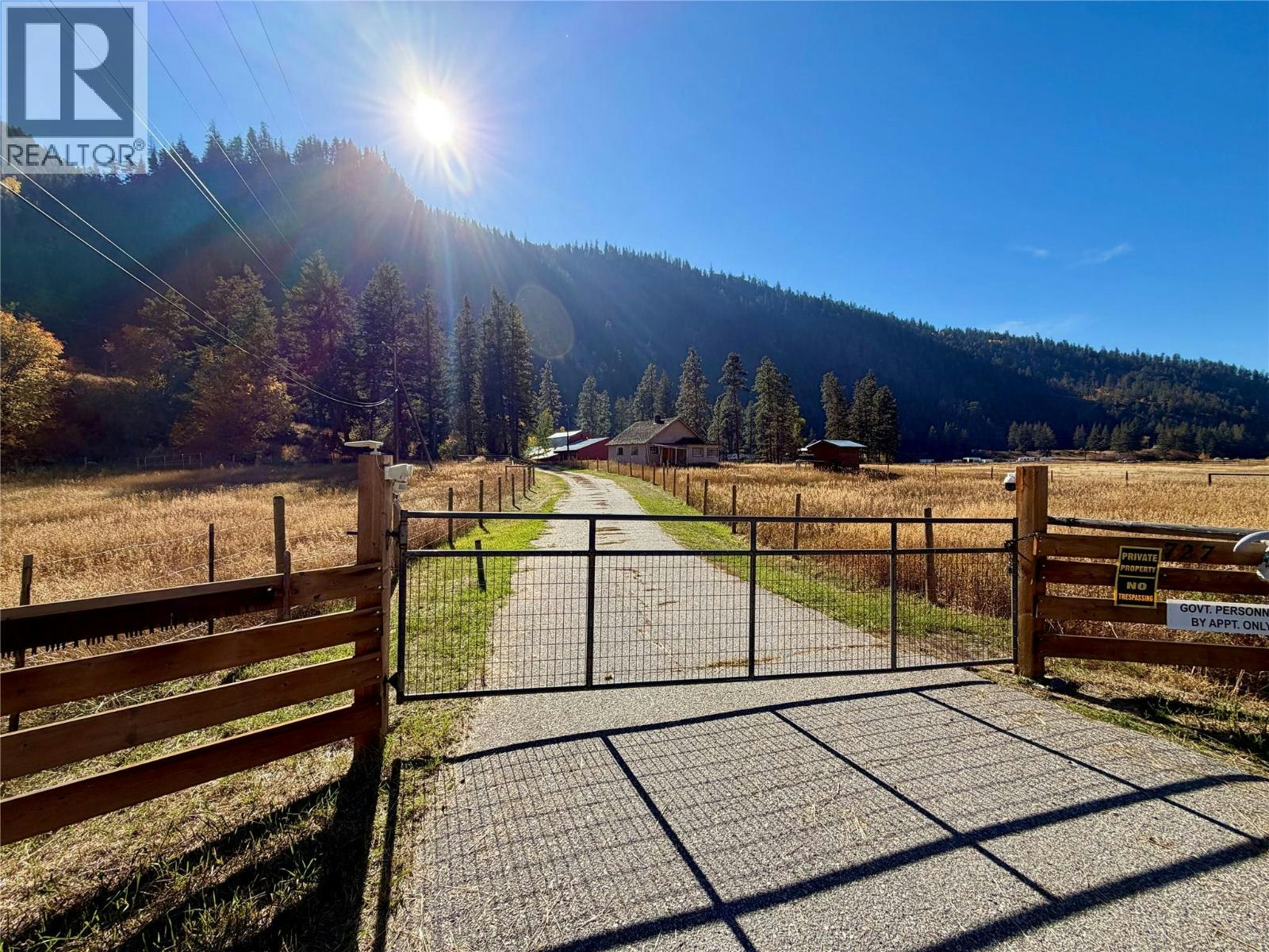 727 E 3 Highway Highway, Princeton, BC, V0X 1W0