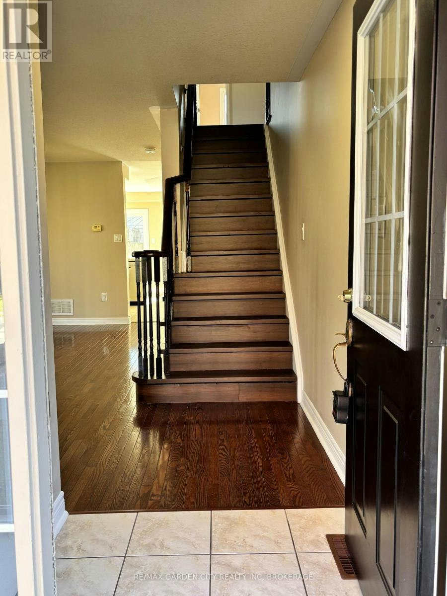 100 Young Crescent, Niagara-on-the-Lake, ON, L0S 1J0 - 3