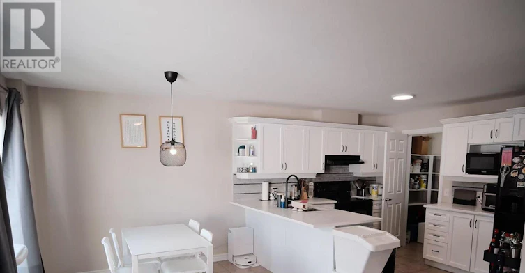 1752 Maple Grove Road, Ottawa, ON, K2S 0E4 - 7