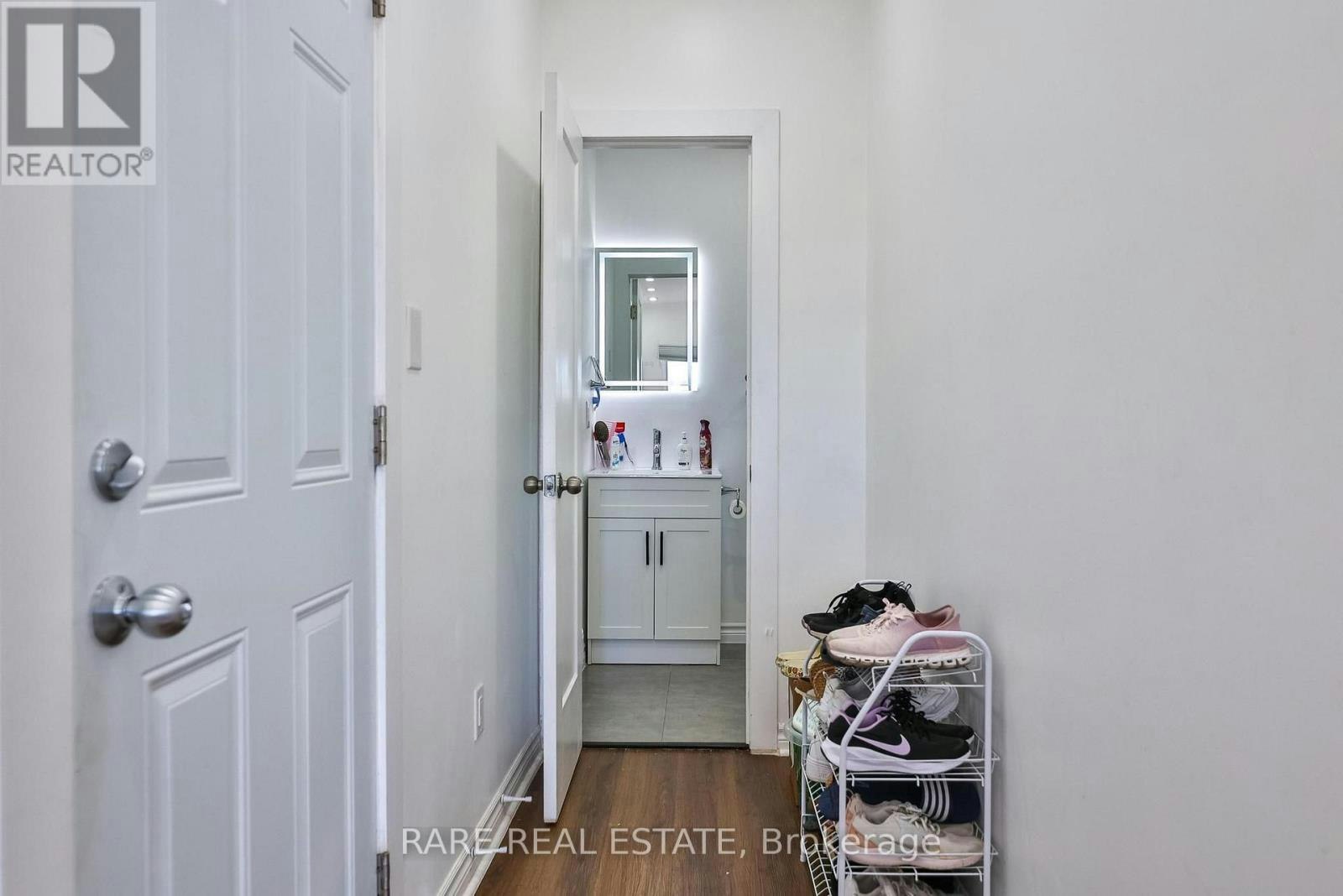 4-167 Dynevor Road, Toronto, ON, M6E 2J5 - 8