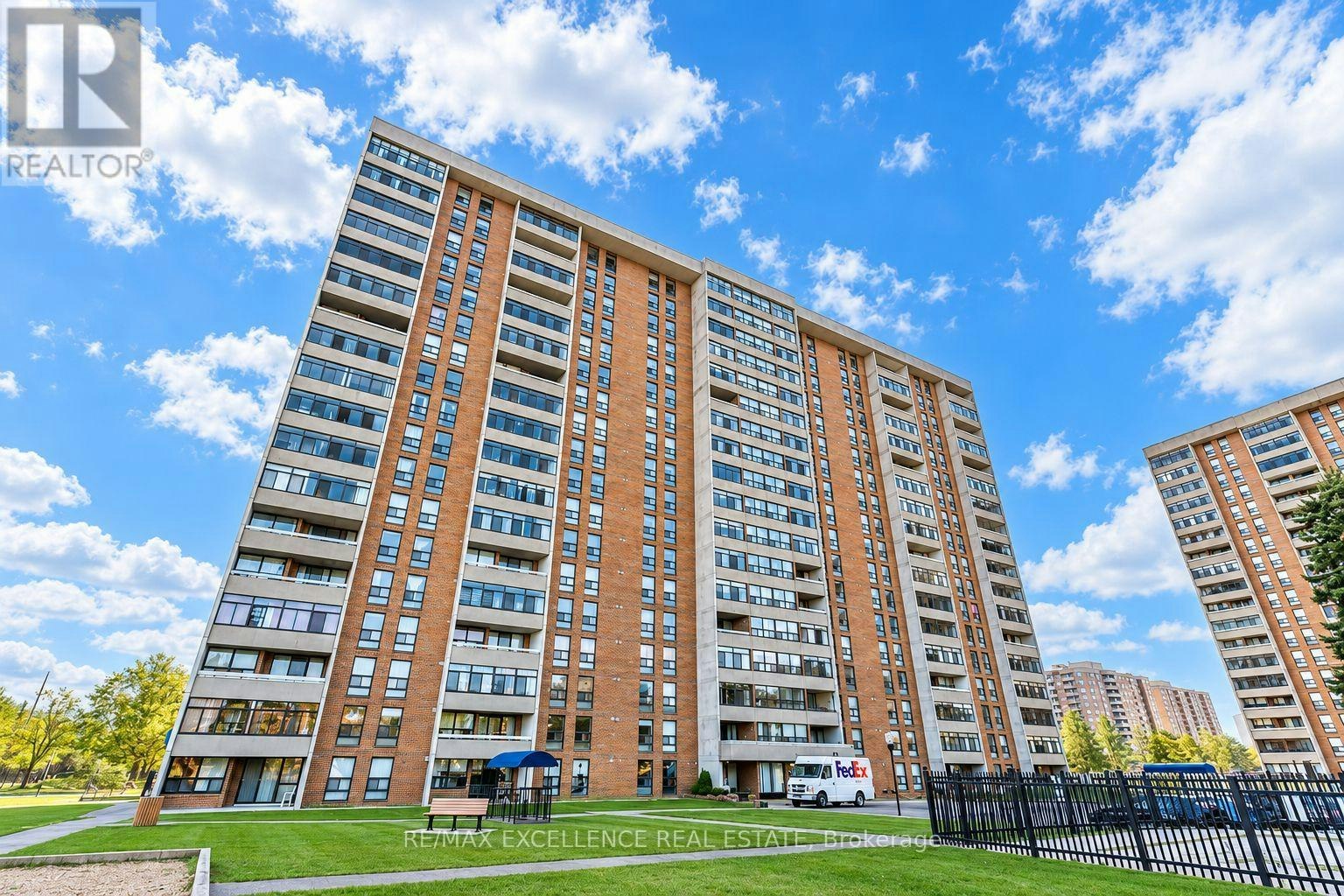 505-25 Kensington Road, Brampton, ON, L6T 3W8
