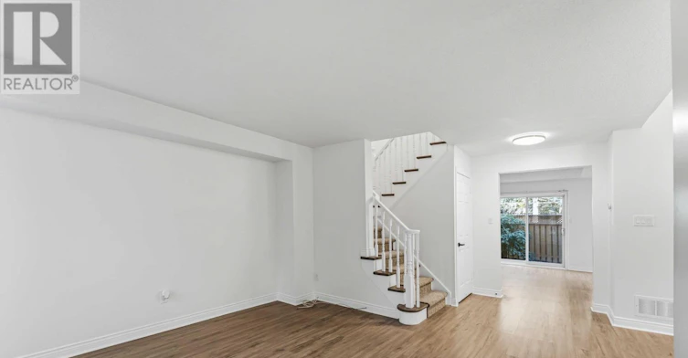 10-320 Hamilton Drive, Hamilton, ON, L9G 4W6 - 3