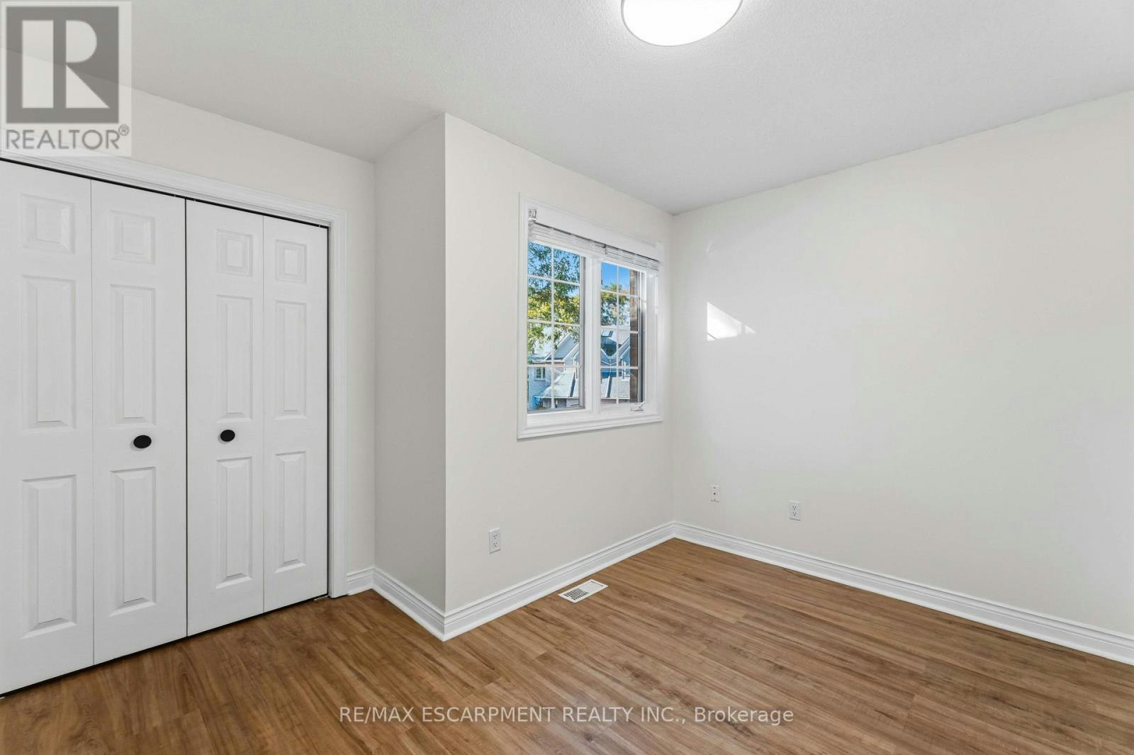 10-320 Hamilton Drive, Hamilton, ON, L9G 4W6 - 18