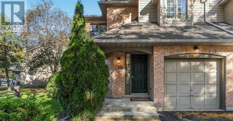 10-320 Hamilton Drive, Hamilton, ON, L9G 4W6 - 2