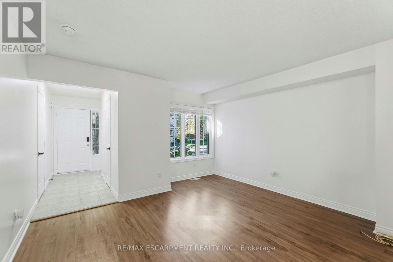 10-320 Hamilton Drive, Hamilton, ON, L9G 4W6 - 4