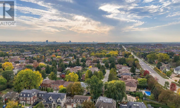 40 Foundry Crescent E