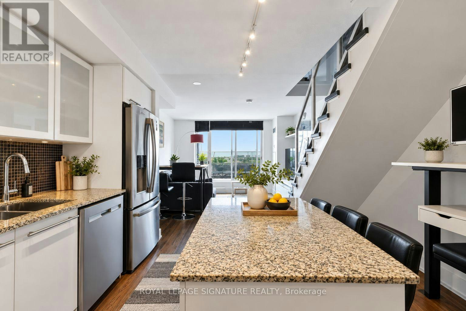 917-1040 The Queensway, Toronto, ON, M8T 0A7