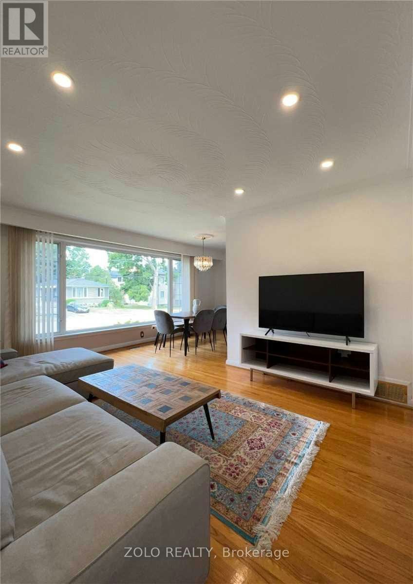 MAIN FLOOR-346 Wenlock Avenue, Richmond Hill, ON, L4C 1M9 - 2