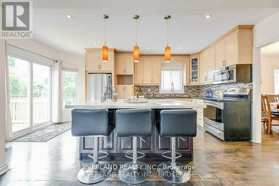 249 Nottingham Dr Drive, Oakville, ON, L6H 4H9 - 5