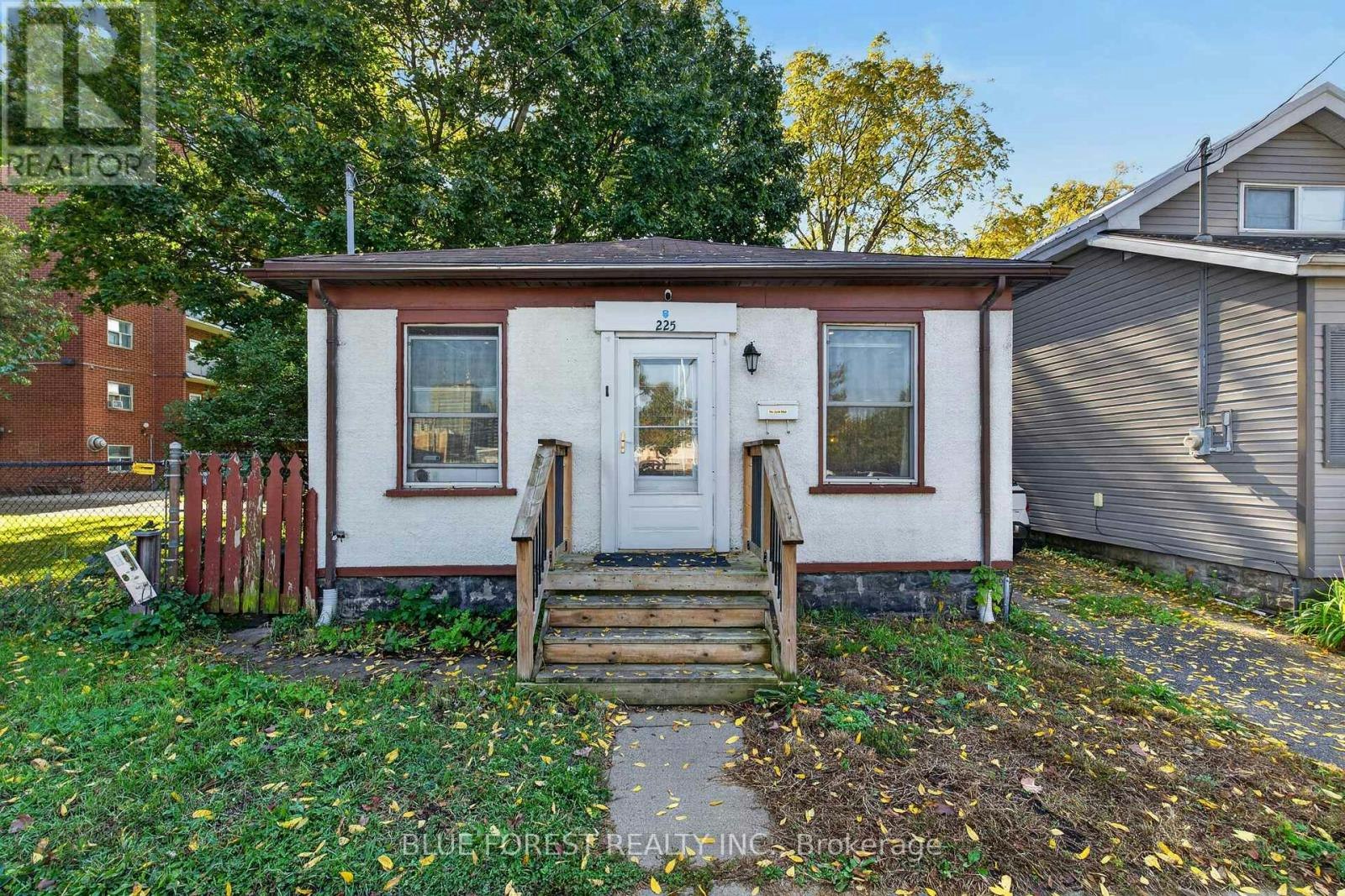 225 Simcoe Street, London, ON, N6B 1J3