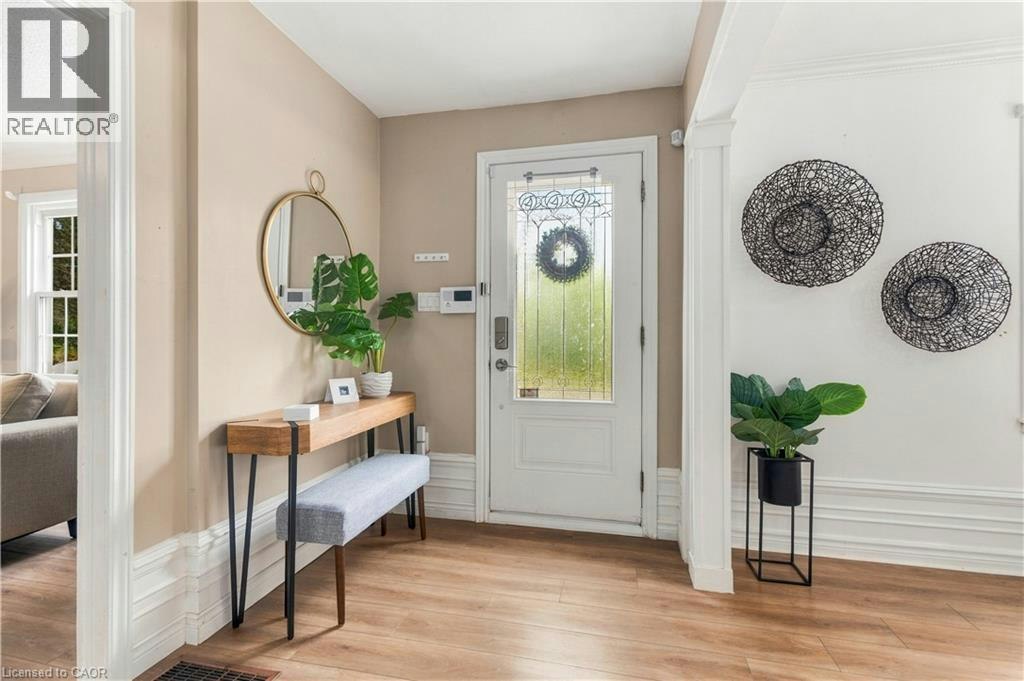 40 Valleyview Drive, Hamilton, ON, L9G 2A5 - 8