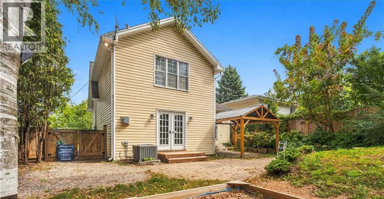40 Valleyview Drive, Hamilton, ON, L9G 2A5 - 40