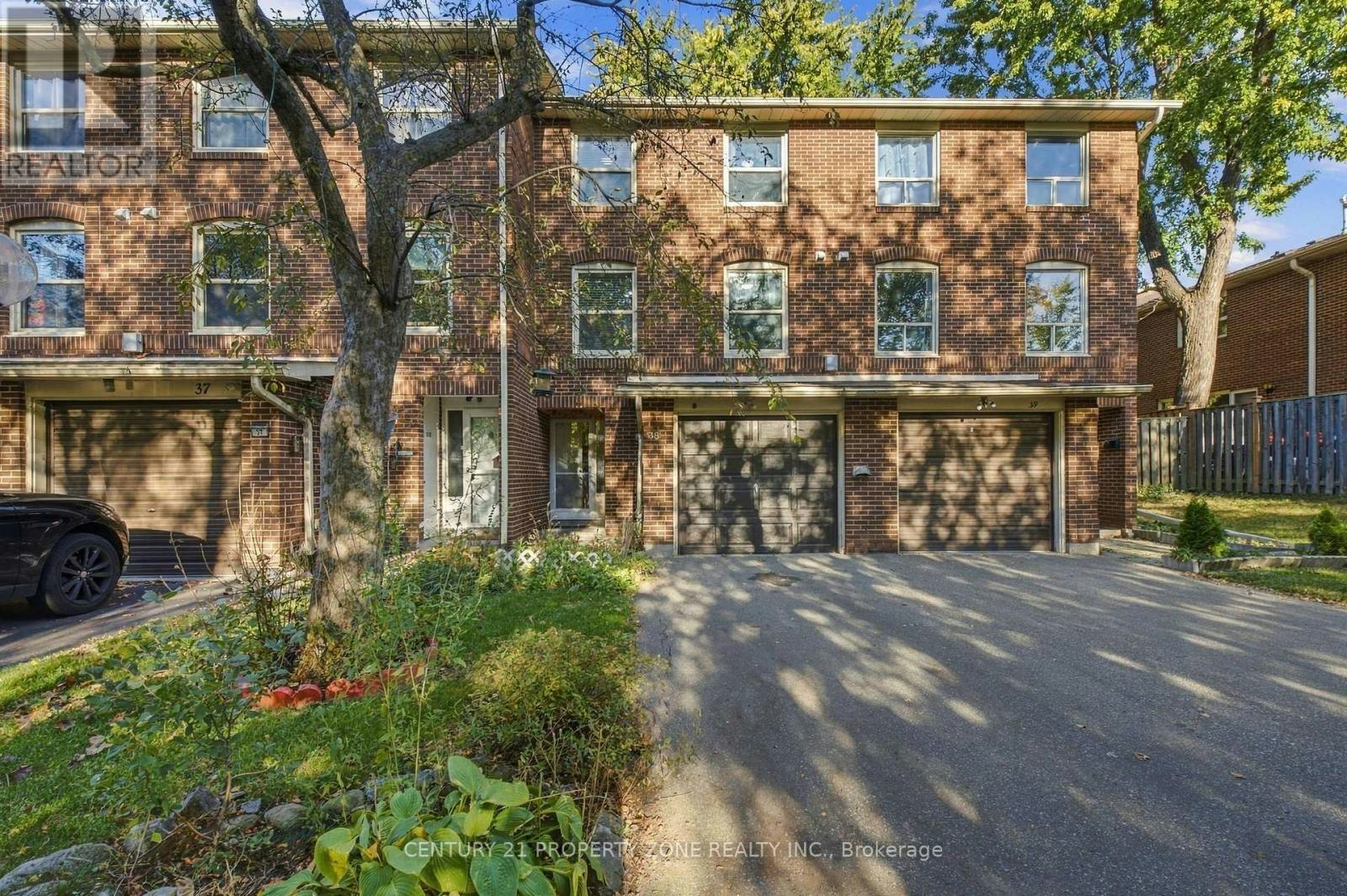 38 Eden Park, Brampton, ON, L6T 3A5